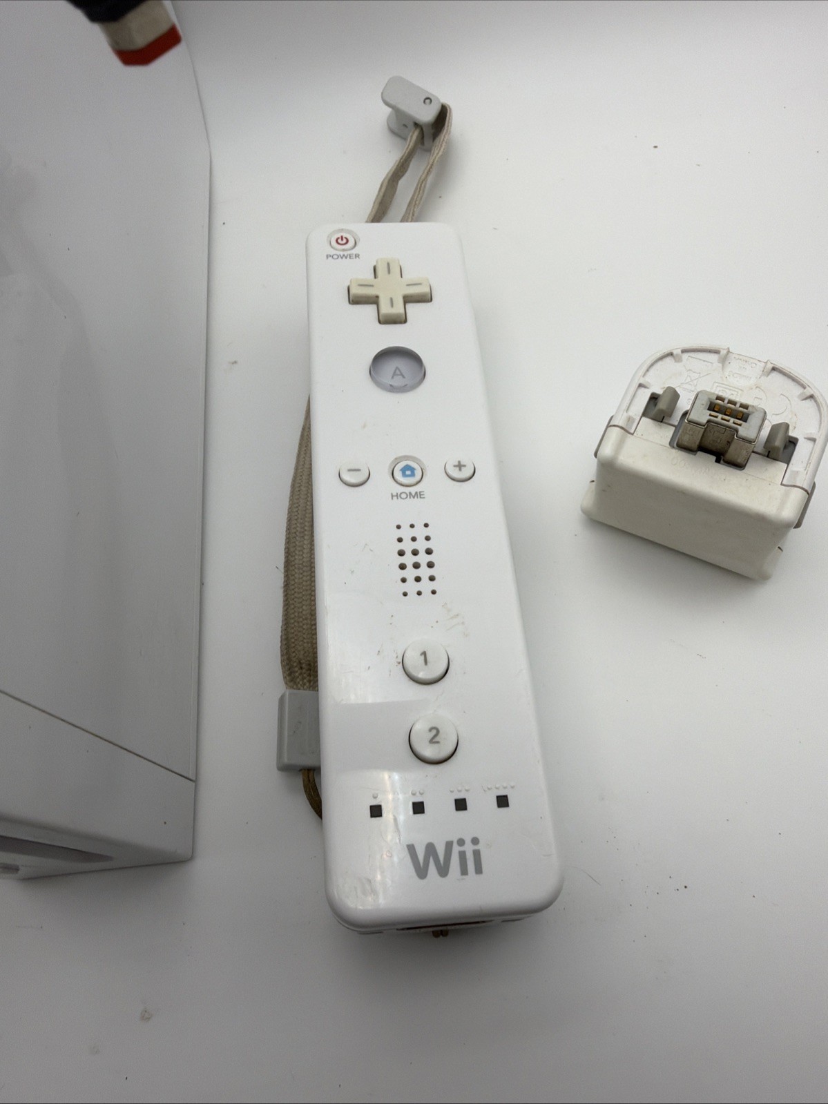 Nintendo Wii Home Console White W/ 2 Wii motes, Pro Controller, Sensor Tested