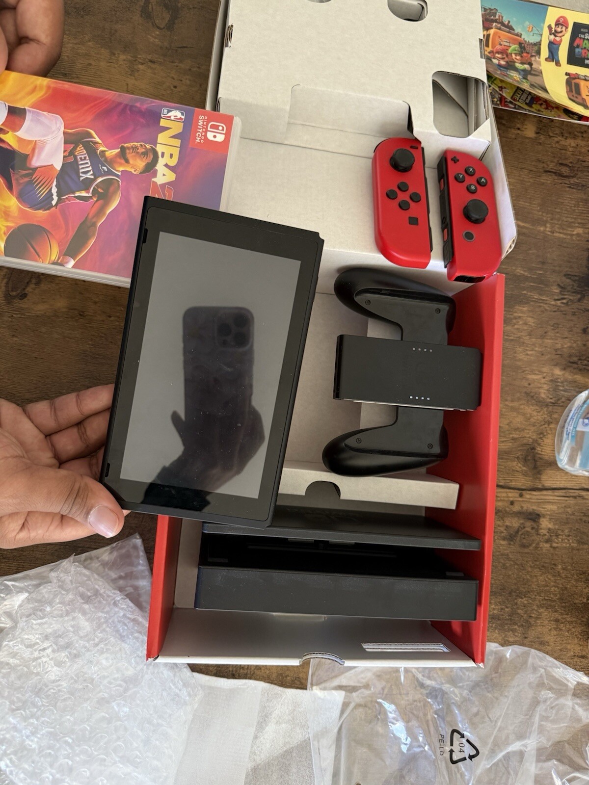 Nintendo Switch Used Red With 128gb SD Card NBA2k 2023 Game