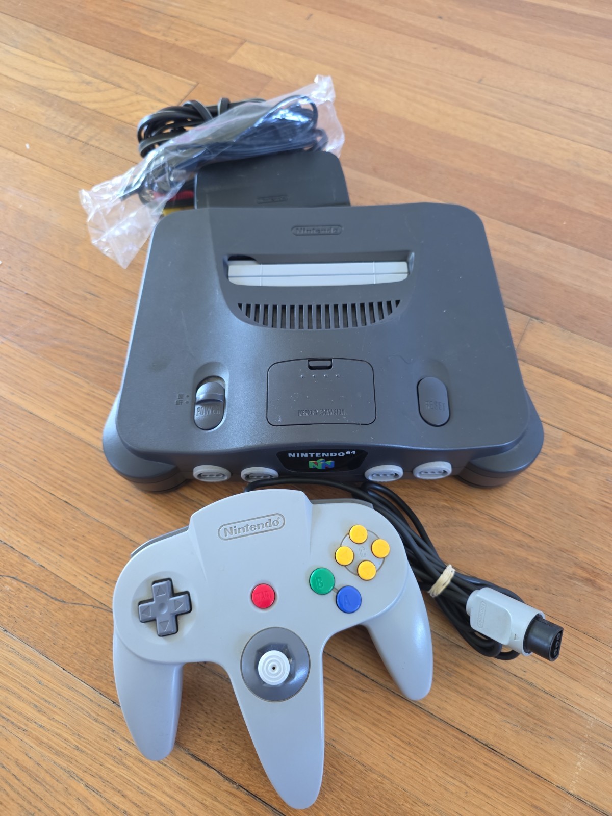 Nintendo 64 System 32MB Home Console – Charcoal Gray