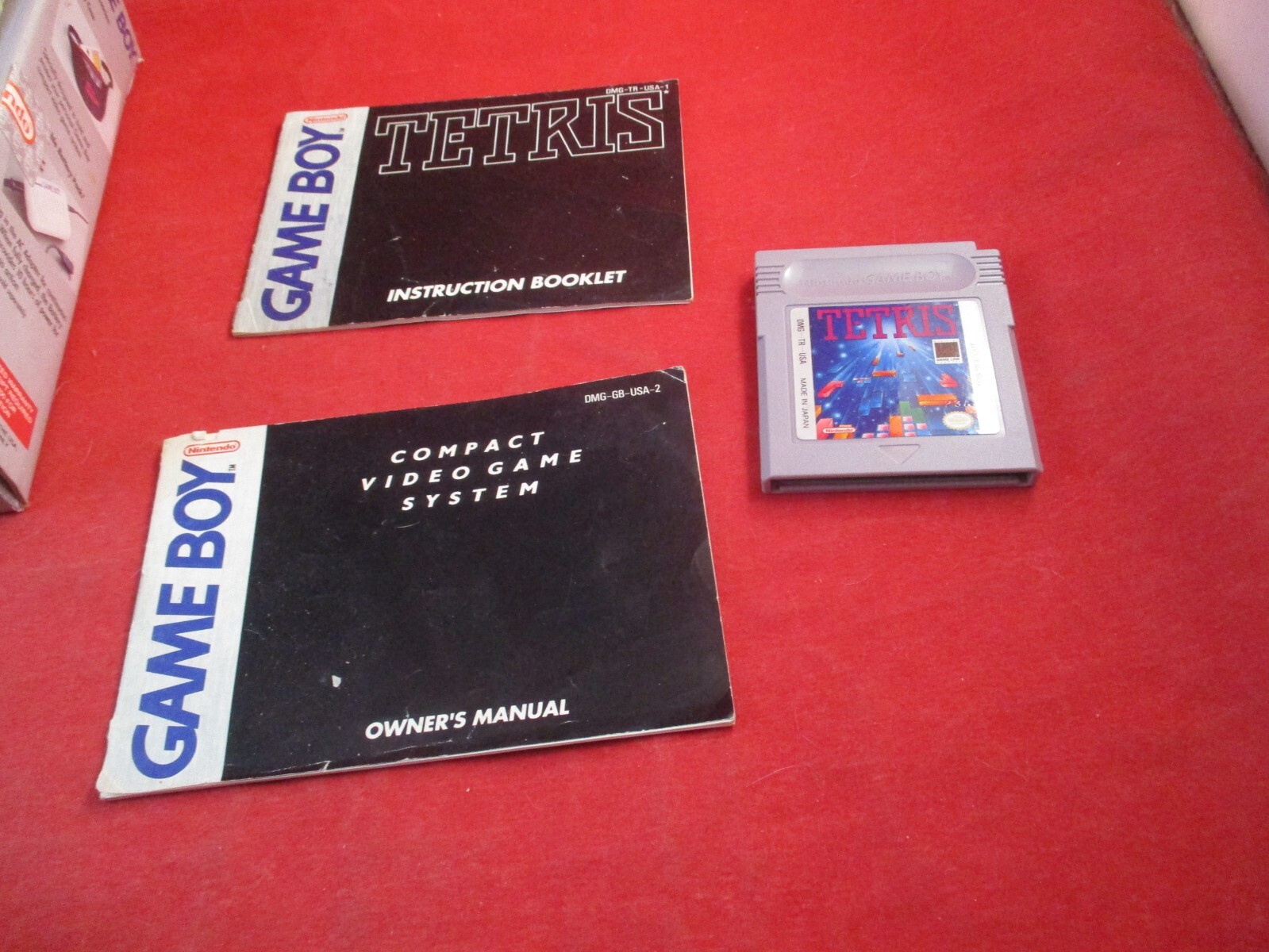 Original Nintendo Game Boy Console System Near Complete w/ Box manual Tetris