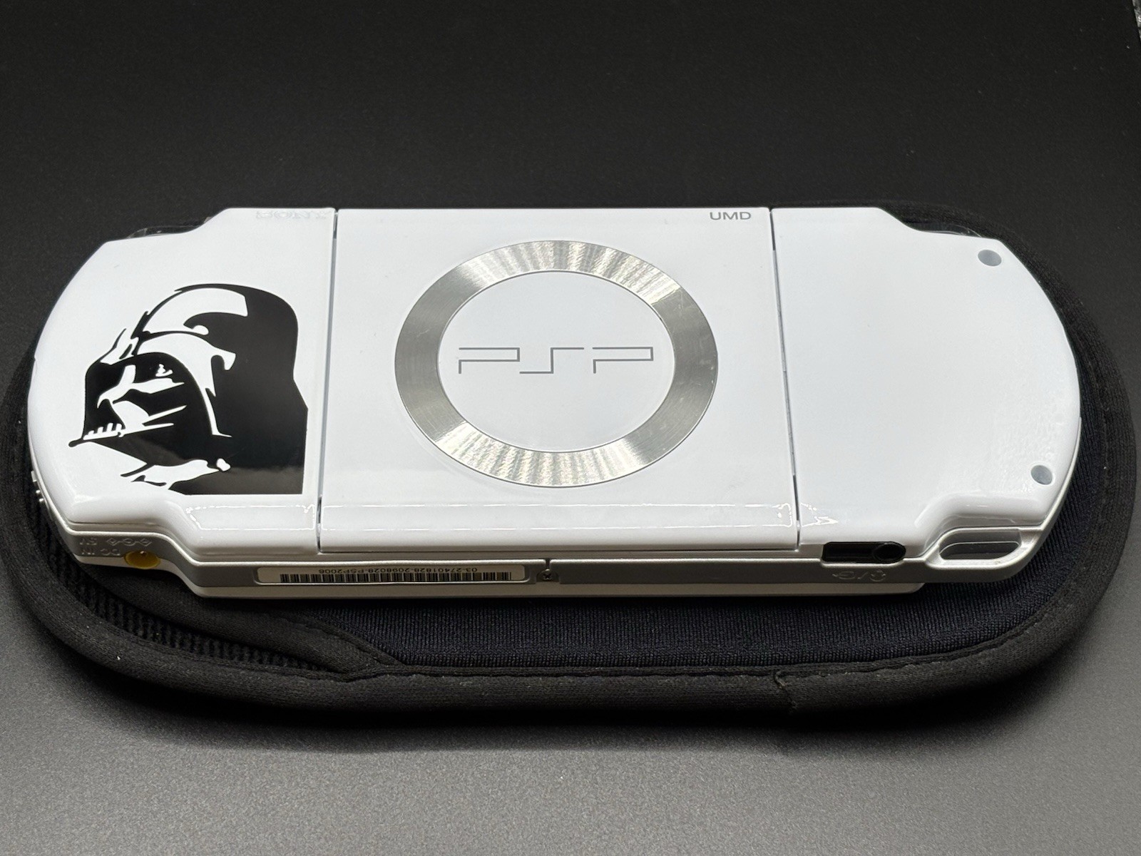 Rare Sony PSP-2006 Star Wars Darth Vader Handheld Console White W/Battery & Game