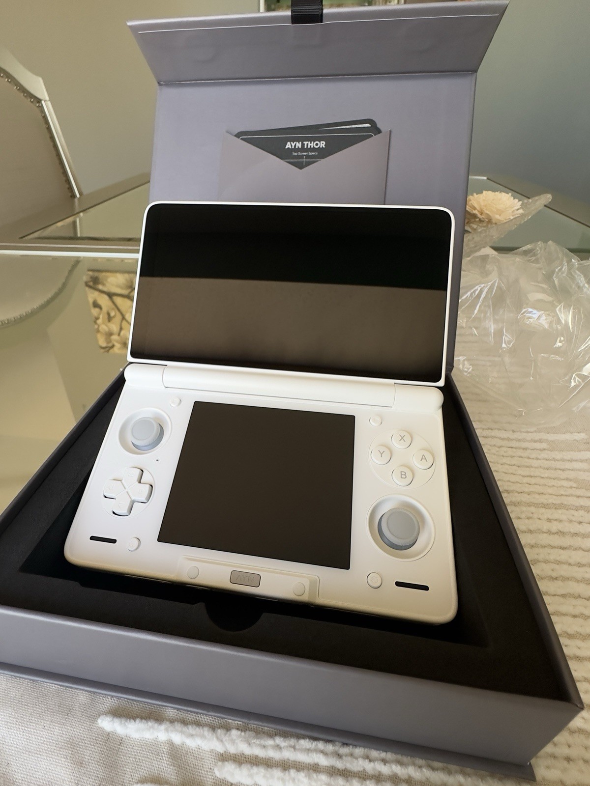 AYN Thor Pro 256GB White Handheld Gaming Console (Batch 4) (UFS 4.0)