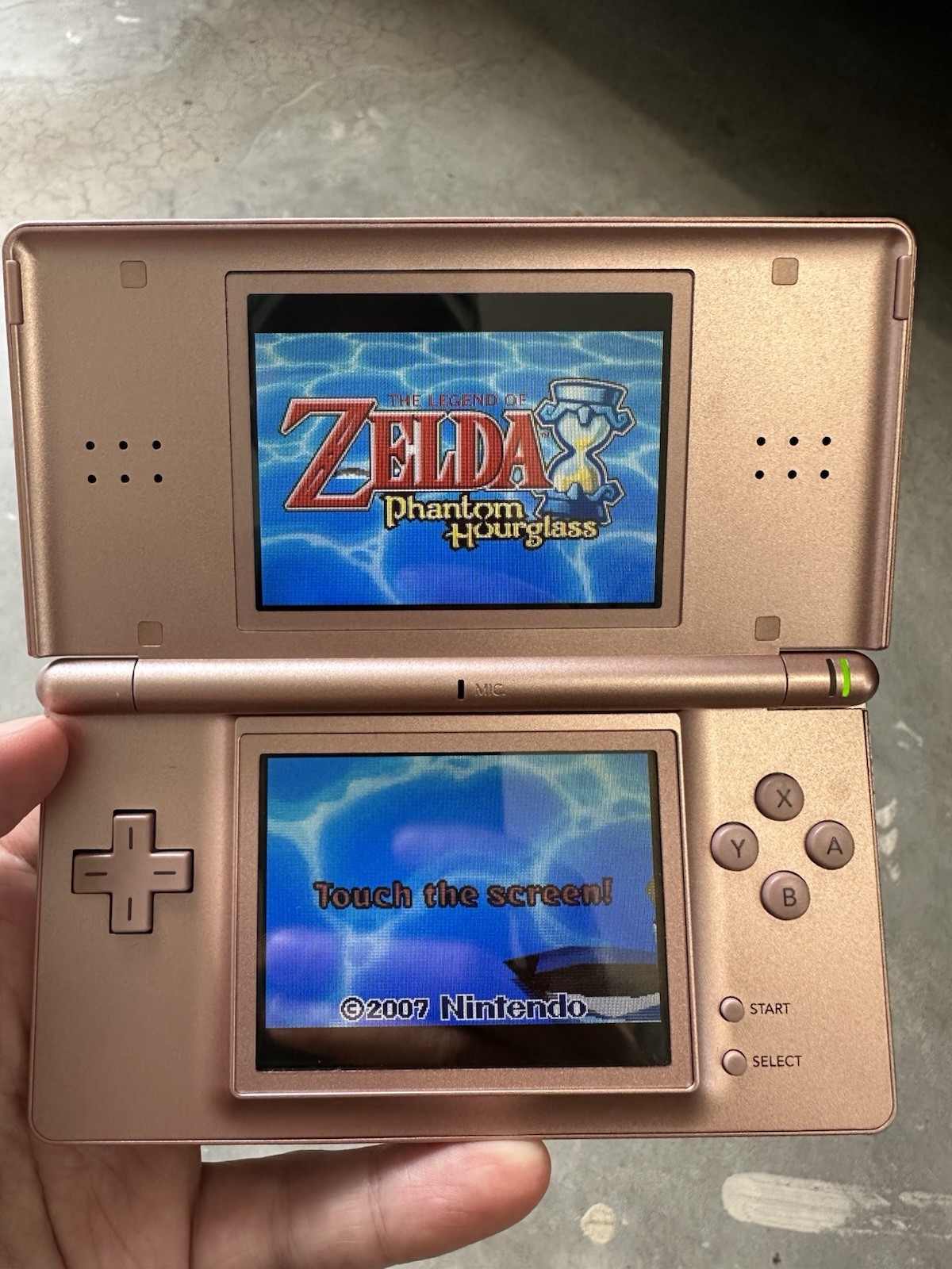 Nintendo DS Lite USG-001 Metallic Rose – original slot cover, stylus, wriststrap