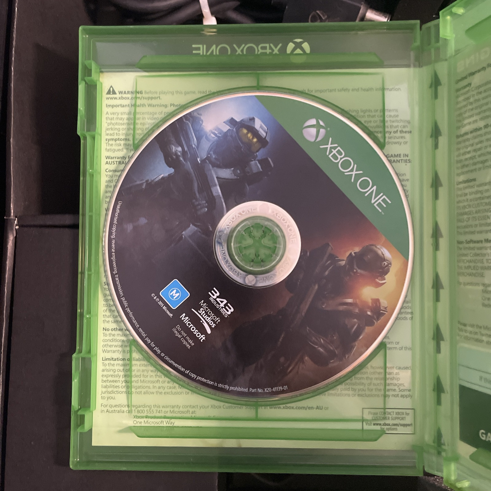 Microsoft Xbox One Halo 5: Guardians Limited Edition 1TB. Complete w/ Game