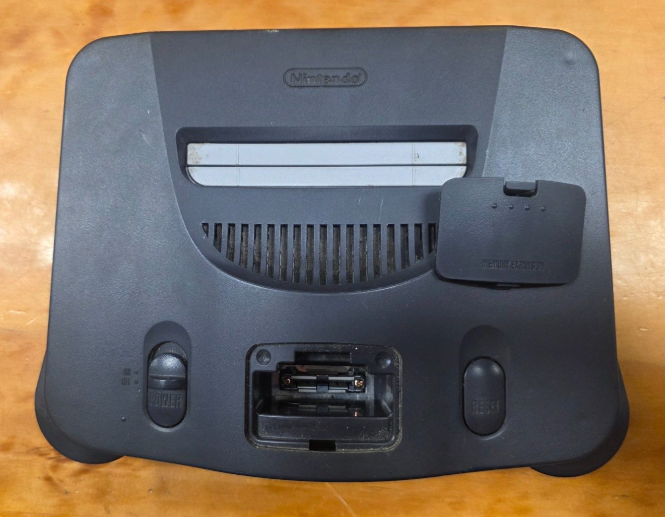 Nintendo 64 Console, Gray, FOR PARTS, TURNS ON BUT WILL NOT READ!