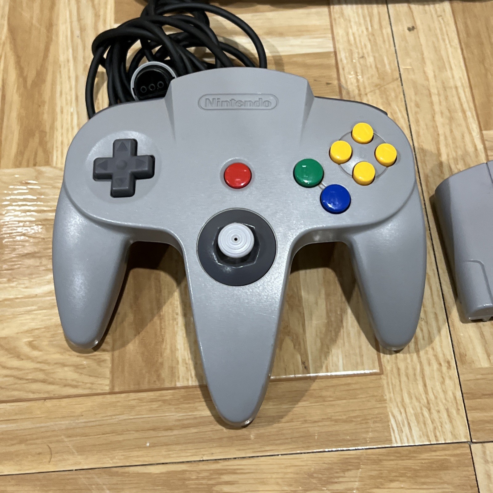 Nintendo 64 N64 Black Console With 1 Controller,cords, And NFL Blitz 200