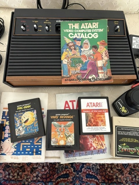 Atari 2600 Vintage 1980 Video Computer System Works on modern TV’s EXCELLENT!