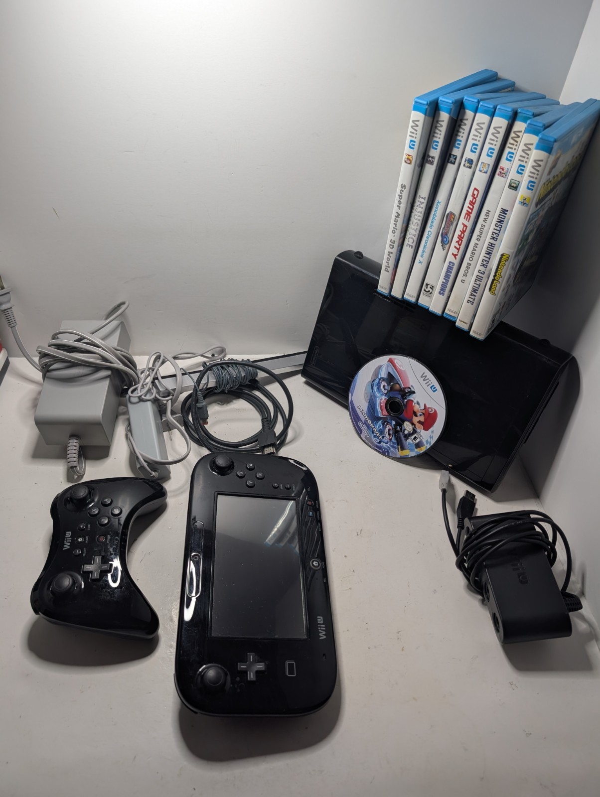Nintendo Wii U 32gb Black Ultimate Bundle Accessories + Games