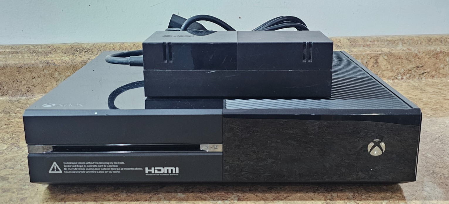 Microsoft Xbox One 500GB Original Video Game Console Model 1540 Pre-owned