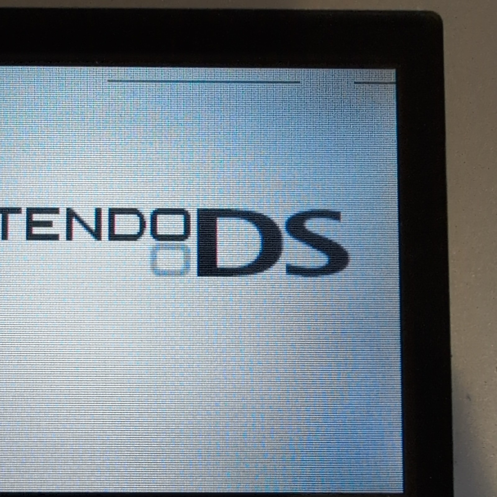 Nintendo DS Silver/Black, Scanlines On Screen, Tested, NO CHARGER NO STYLUS