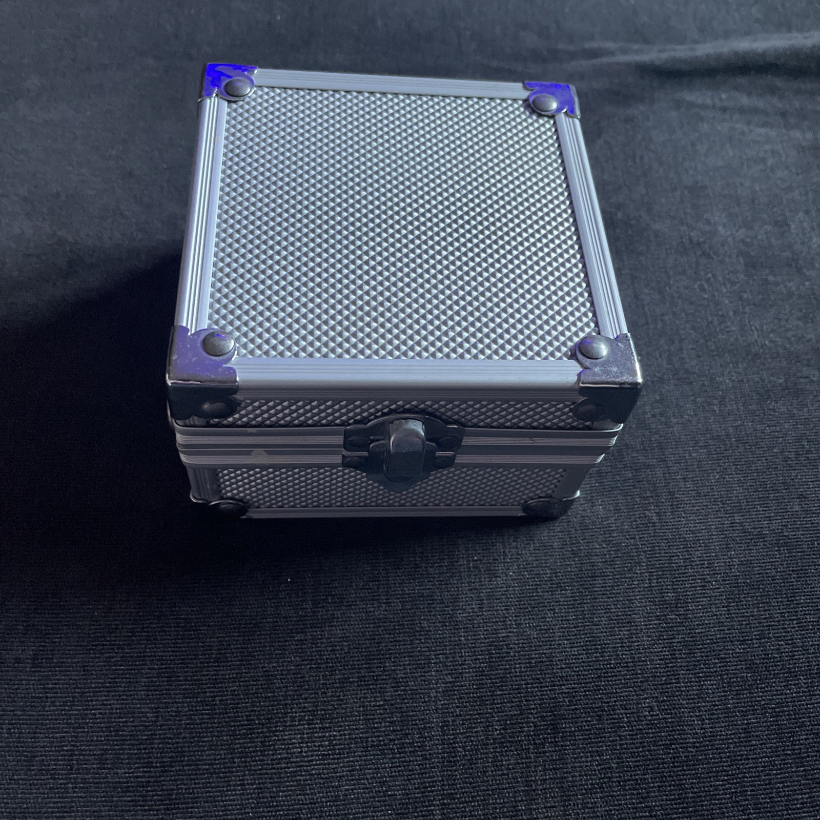 Nintendo Game Boy Advance SP – Sliver w/ hard case