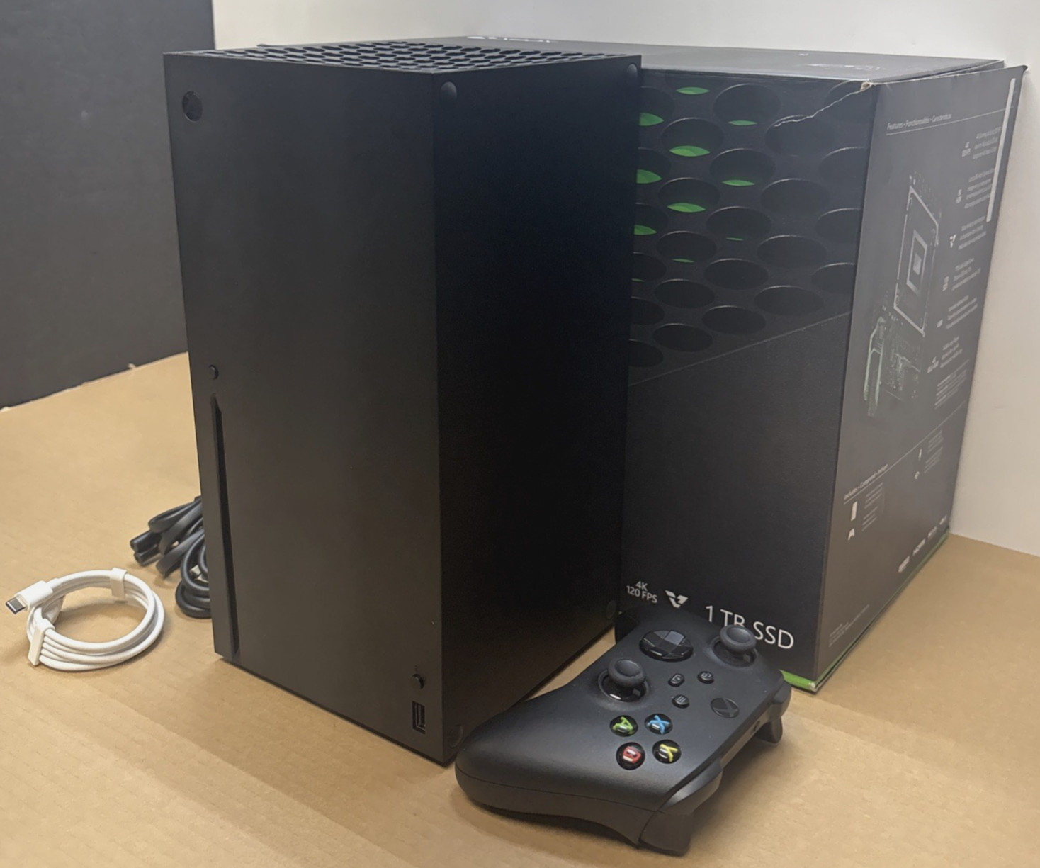 Xbox Series X 1TB Console with Xbox Wireless Controller 4K Gaming 120FPS 1882