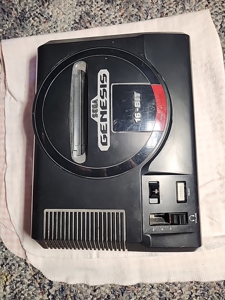 SEGA Genesis 16-Bit Console MK-1601 Black RF NTSC-U/C (US/Canada) 1992