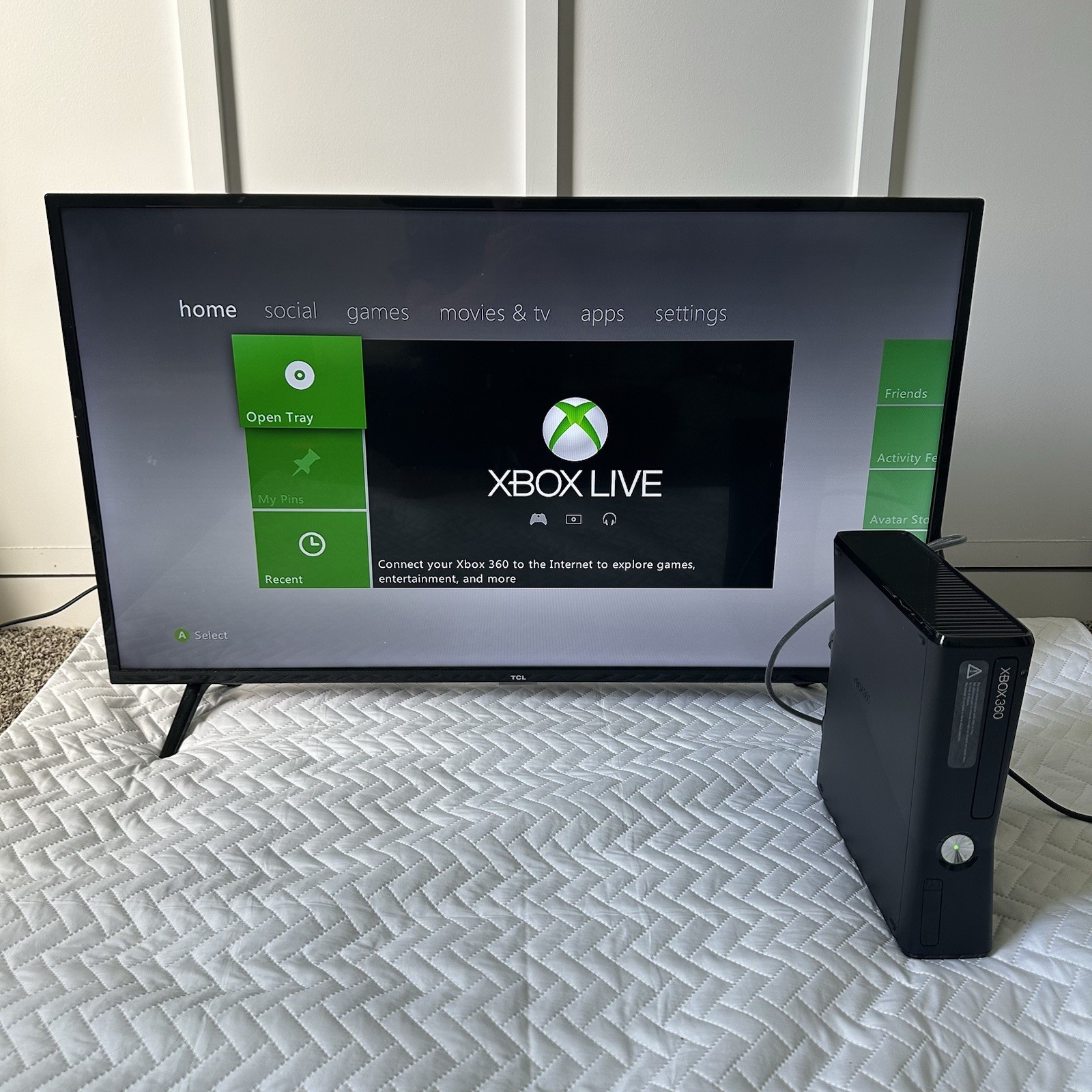 Xbox 360 S Slim Console Bundle 500GB Tested Working w/2 Controllers & 5 Games