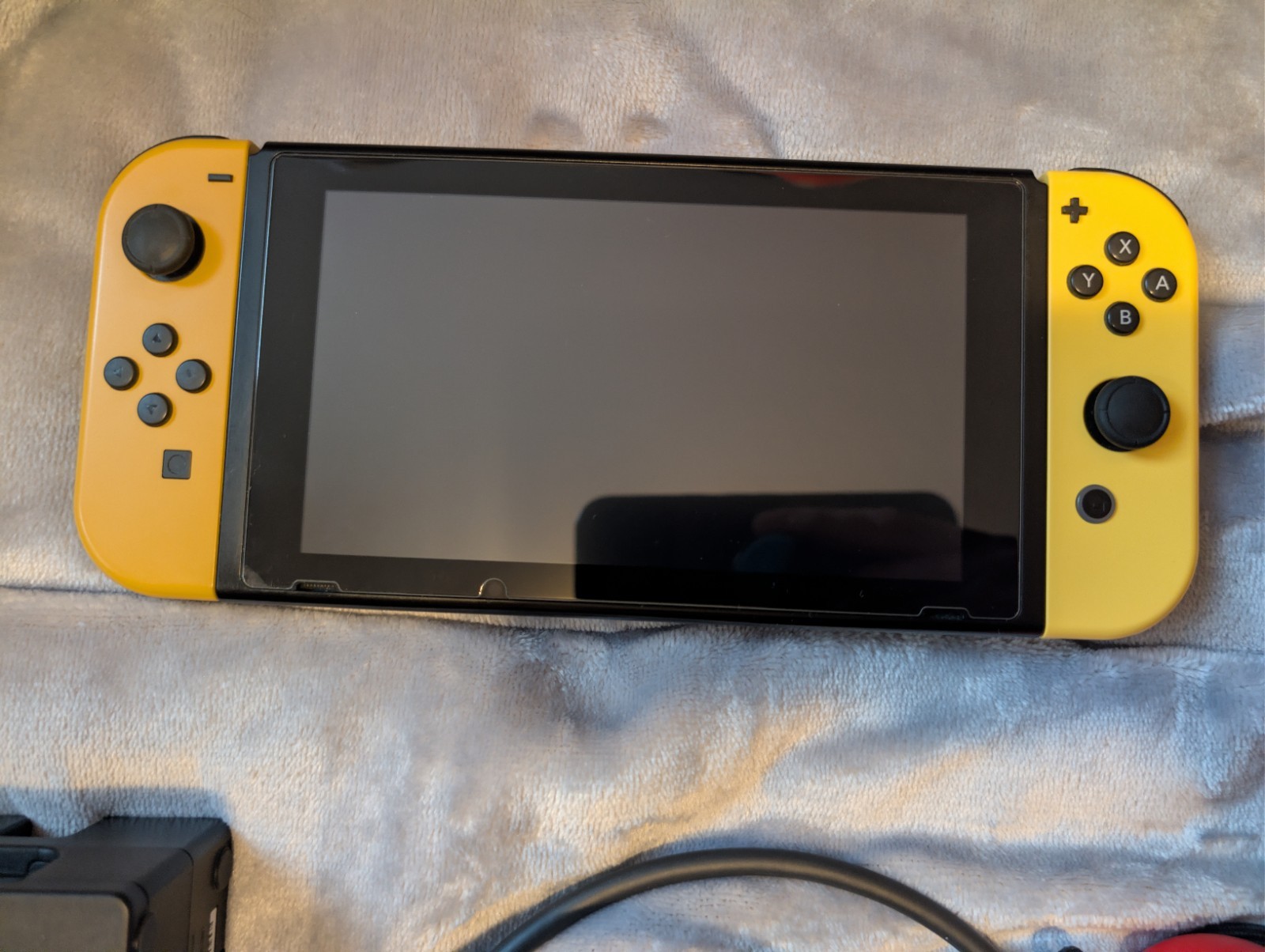 Nintendo Switch Pikachu & Eevee Edition + Pokeball/Carry Case/Extra Controller
