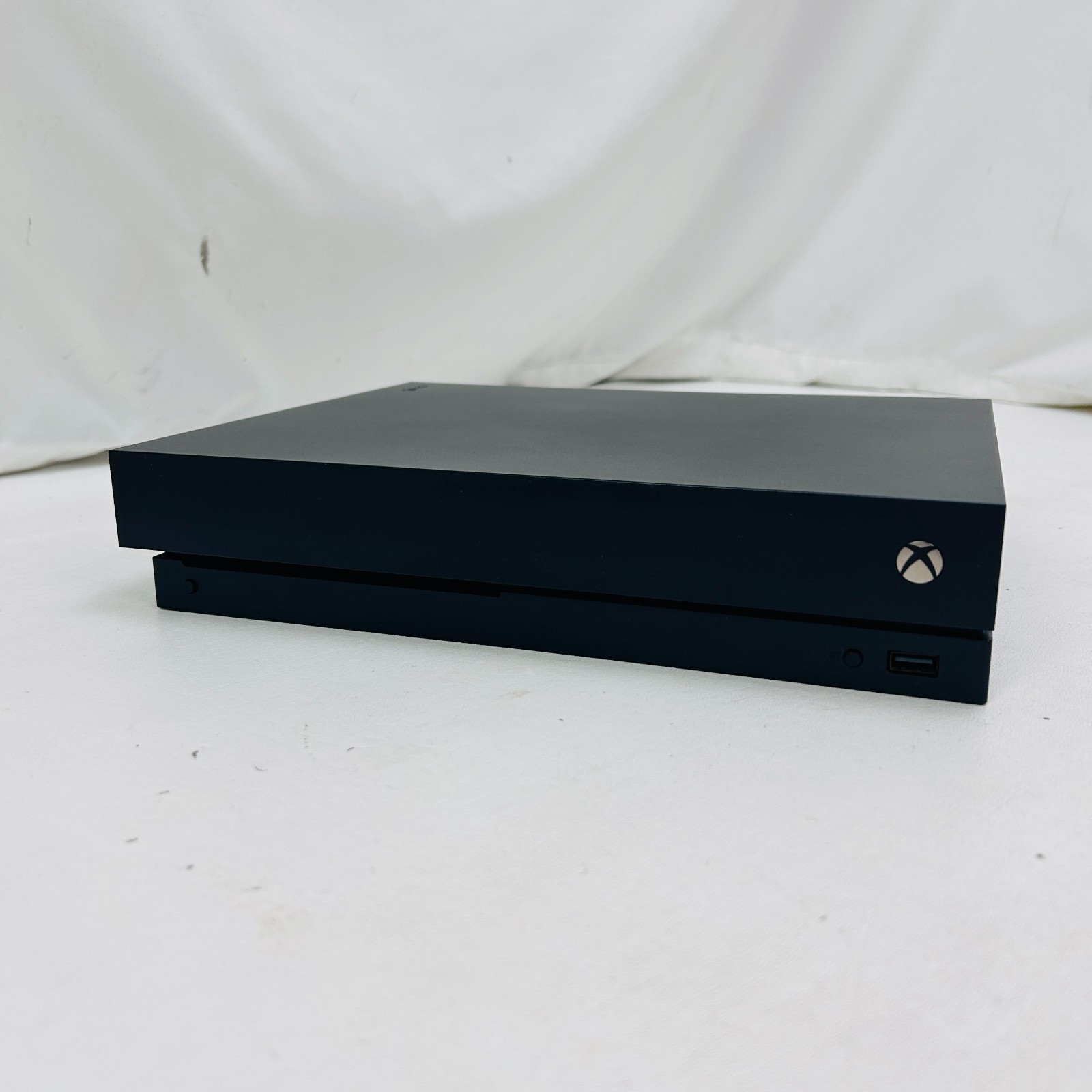 Microsoft Xbox One X – 1787 – 1TB Black Console PARTS – Bad Disc Drive