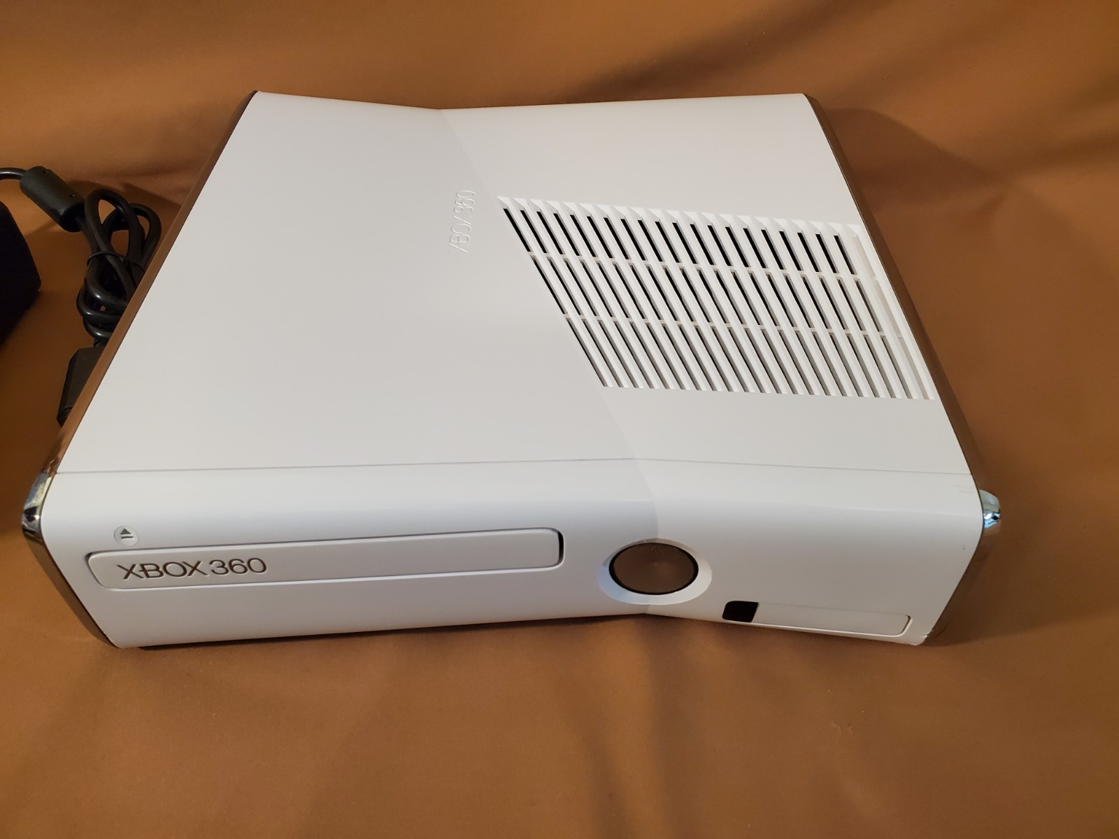 Xbox 360 Slim Glossy White 250gb Kinect Skylanders Special Edition Full Renewal