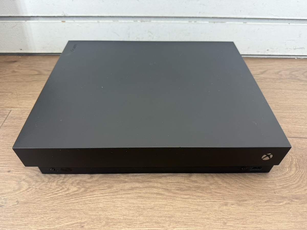 MICROSOFT XBOX ONE X – CONSOLE – 1TB – 1787 BLACK 1 CONTROLLER (WCP037901)