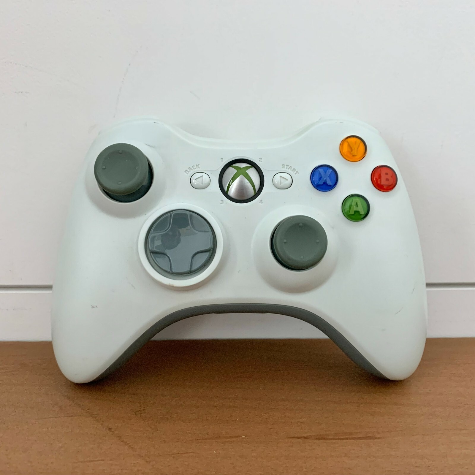 Microsoft Xbox 360 White Video Gaming Console System Includes Controller & Cords