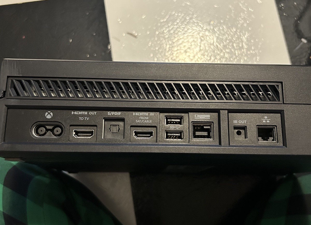 Microsoft Xbox One Console Black 500GB w/ HDMI/Power Cord Controller