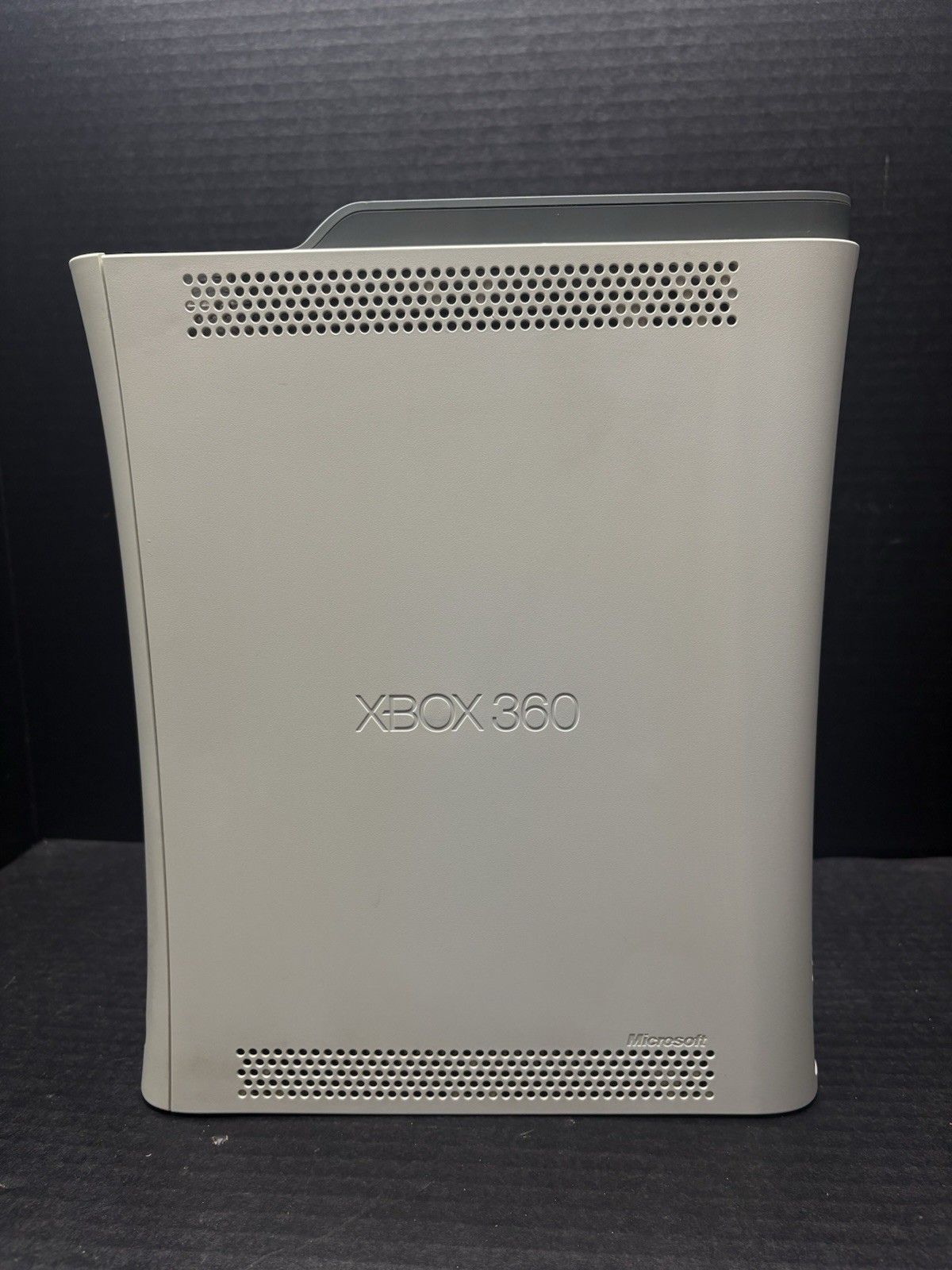 Xbox 360 Go Pro White Console w/AV Cable Controller Power Supply & Original Box