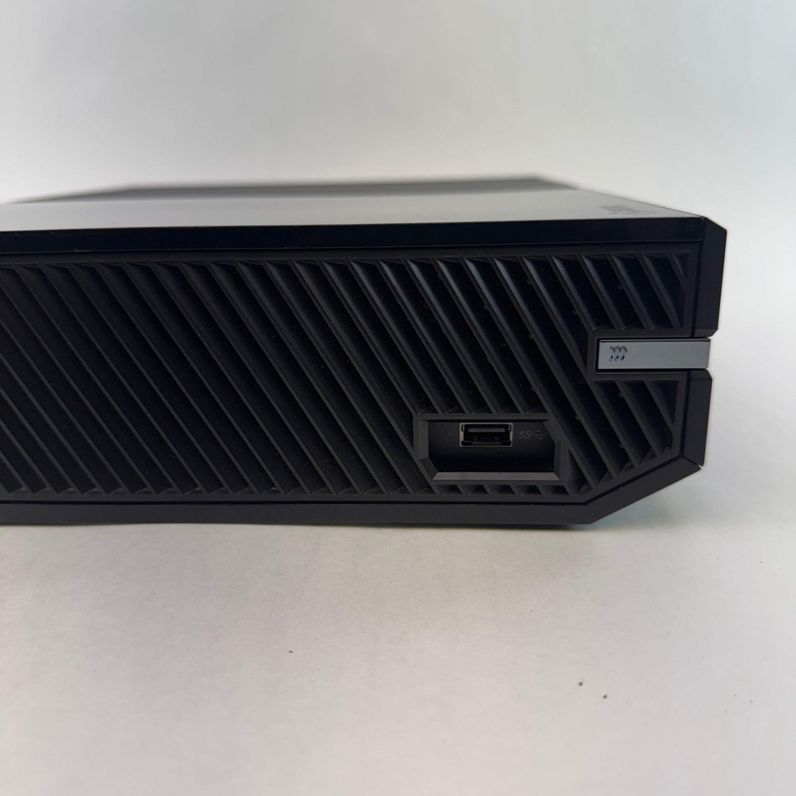 Microsoft Xbox One 500GB Console With Controller