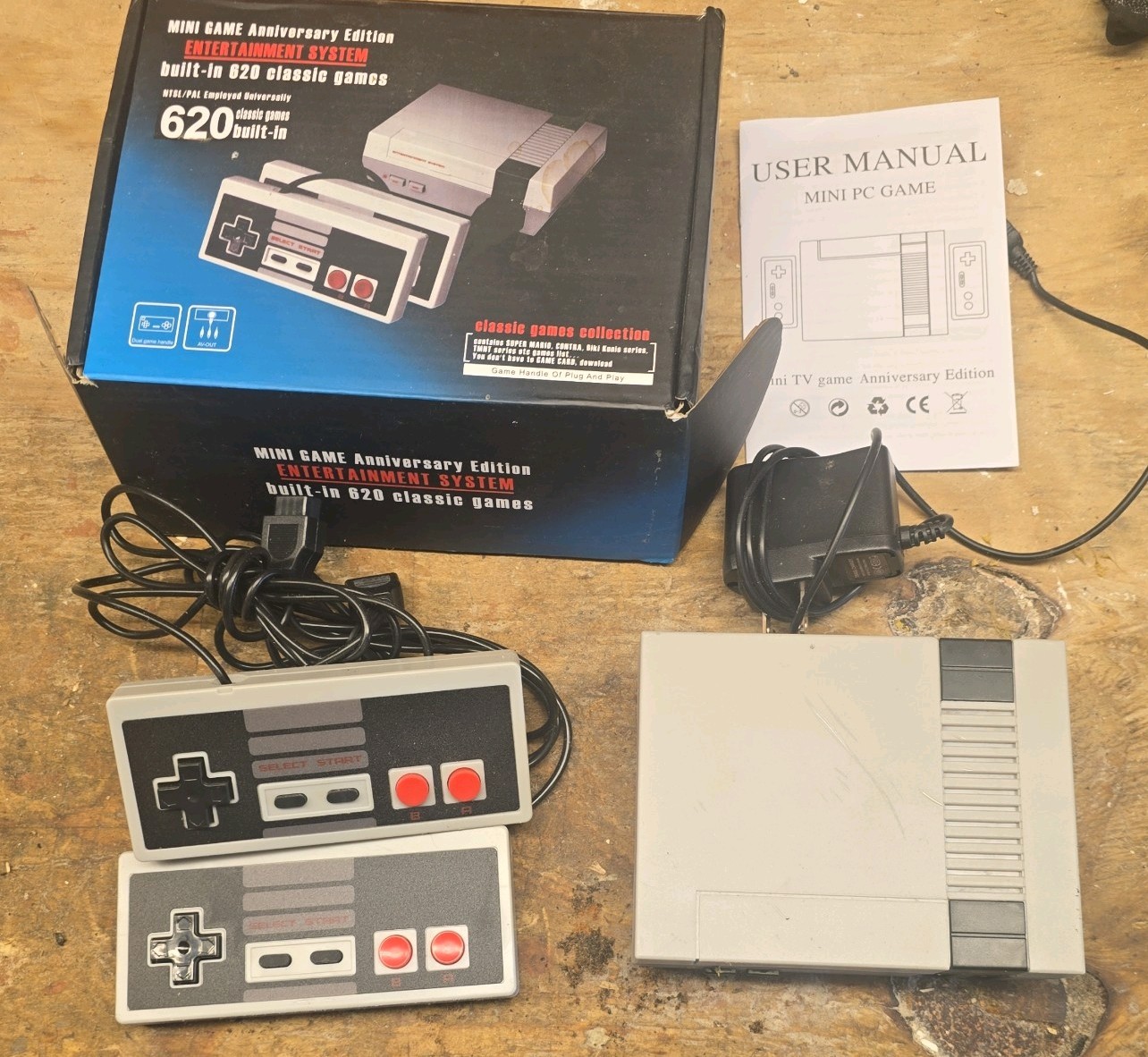 Mini Game Anniversary Edition 620 NES Console 620 Games AV-Out USB 2 Controllers