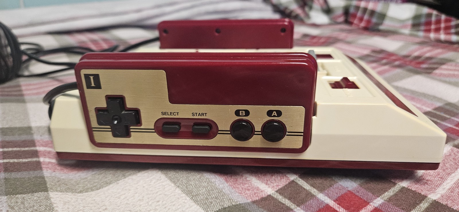 Nintendo Famicom HVC-002 Console NO RF CABLE Genesis Model 1 Power Cord included