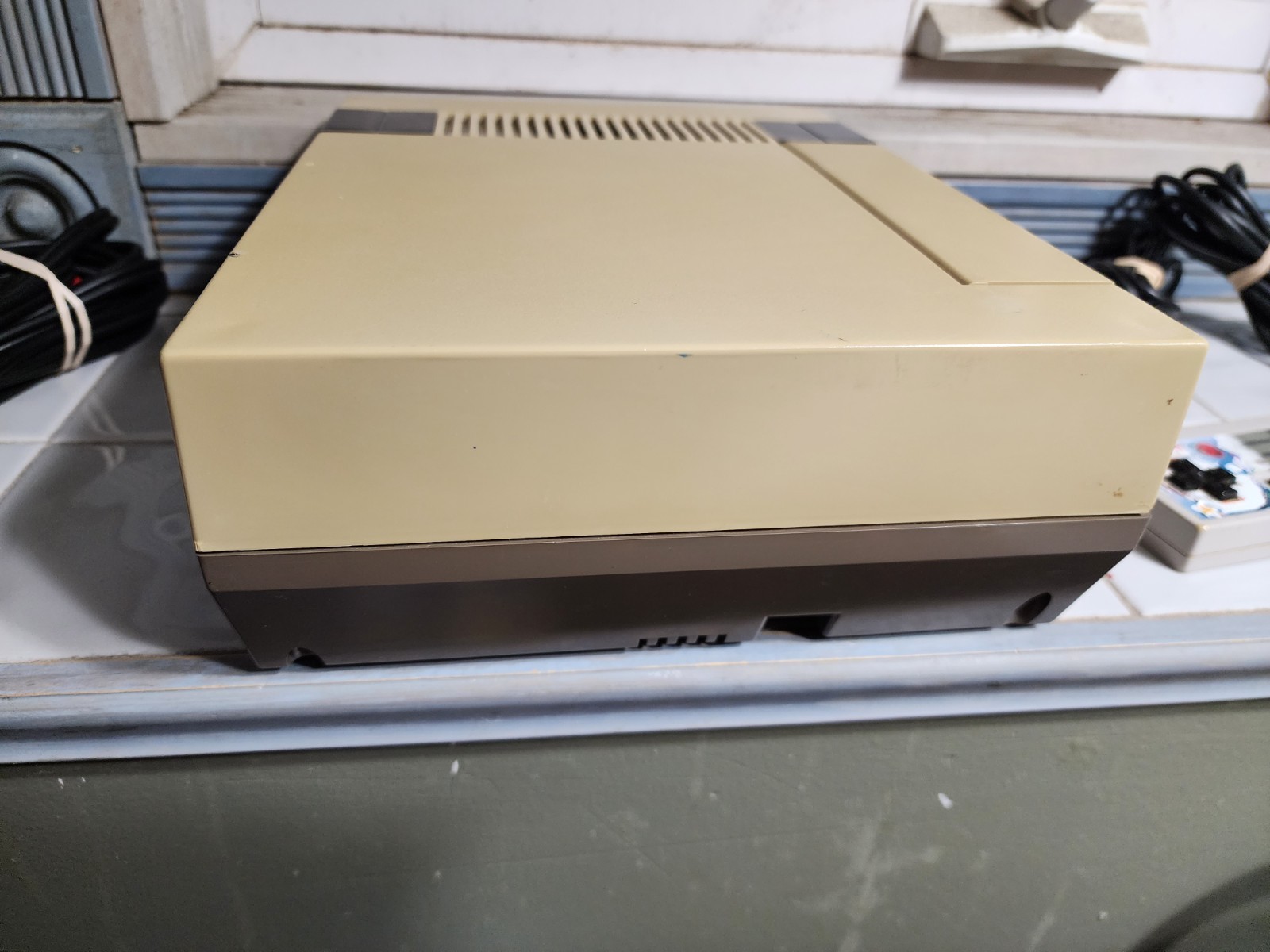 Nintendo NES Console with two controllers and hookups New 72 pin