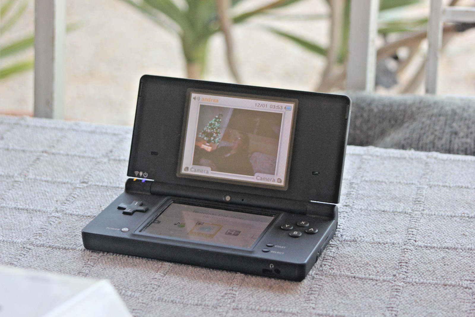 Nintendo DSi 256MB Handheld Console – Matte Black UK Charger