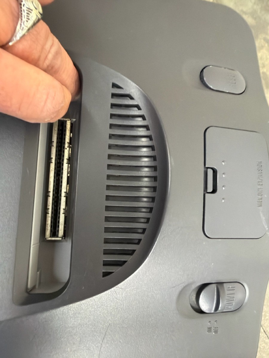 NINTENDO N64 CONSOLE NUS-001 WITH 1 CONTROLLER & CABLES – TESTED (WBP018766)