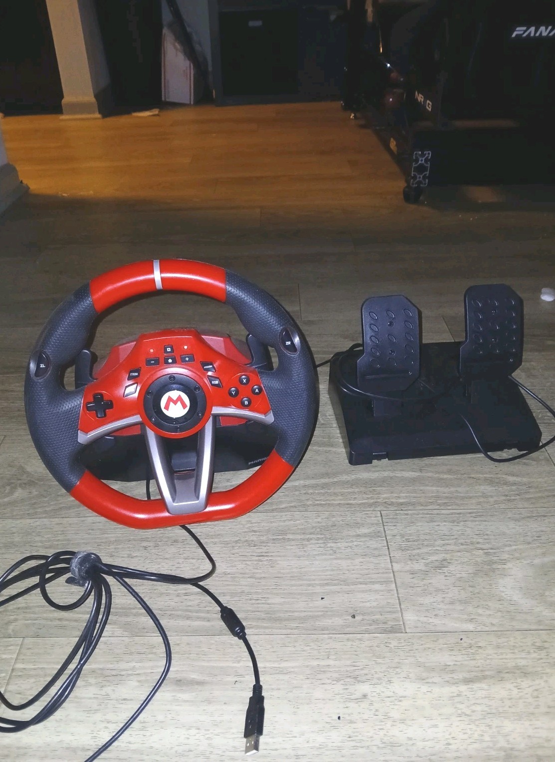Hori Mario Kart Racing Wheel Dx & Foot pedal Set For Nintendo Switch (Pre-owned)