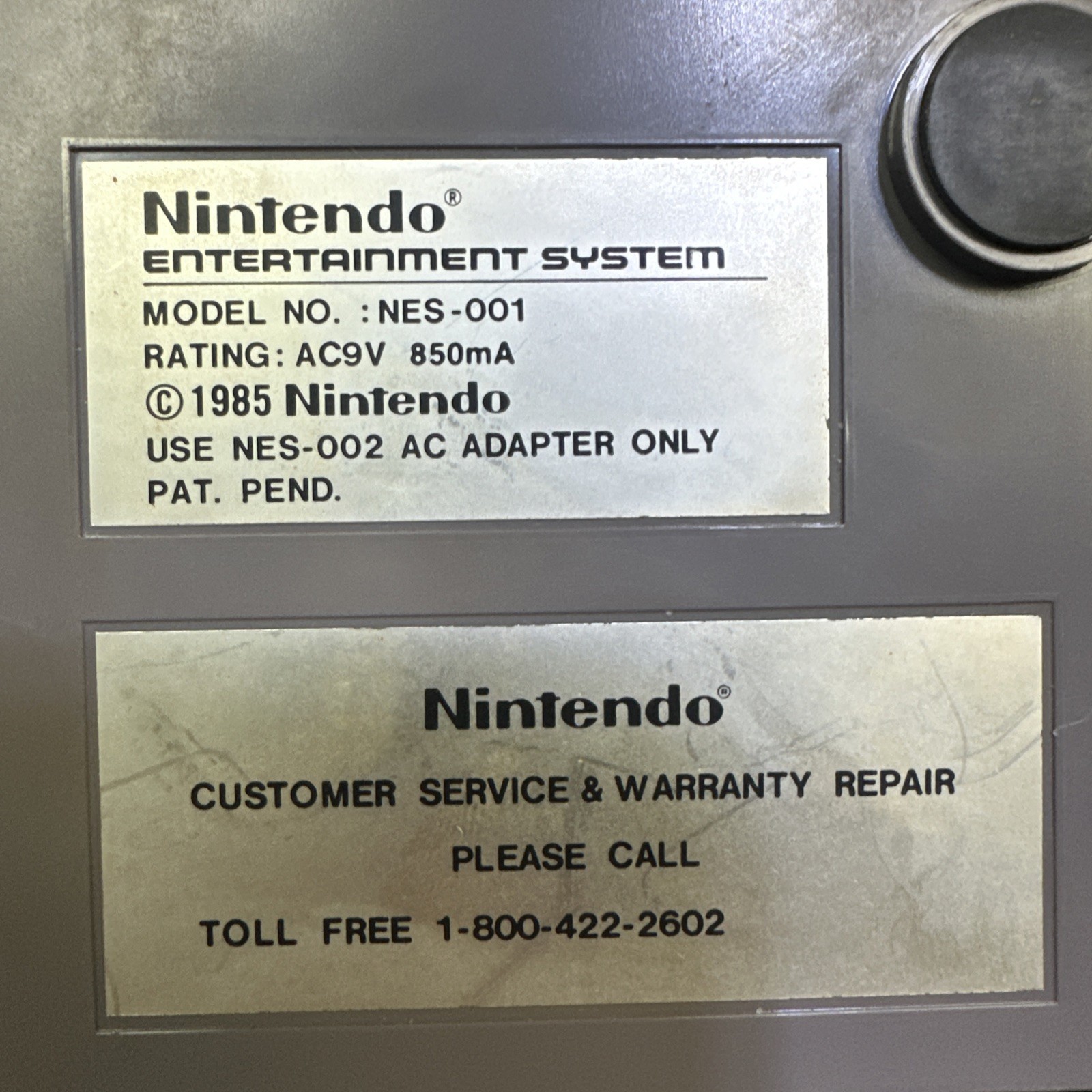 1985 Nintendo System Console Cords 2 Controllers Powers On Not Tested with Game