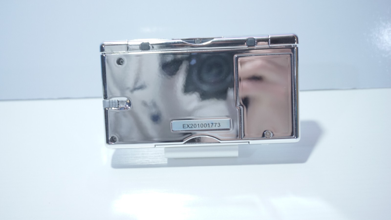 Nintendo DS Lite Metallic Chrome Silver Mirror Handheld Game System w/ Charger