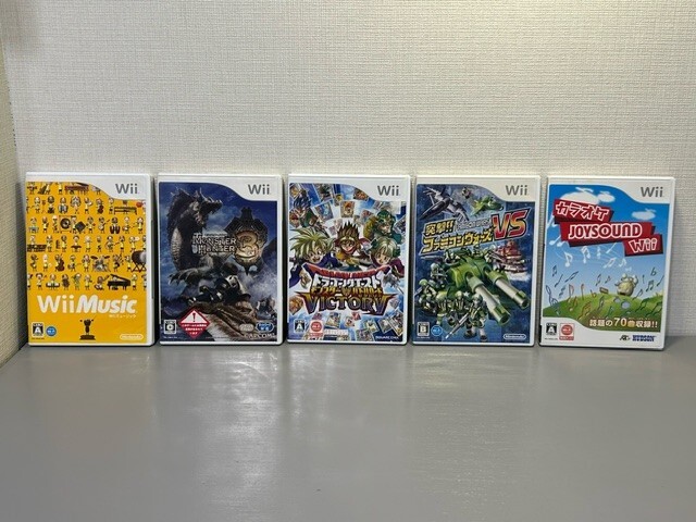 Nintendo Wii Console RVL-001 Japanese Model Complete in Box & 13 Games