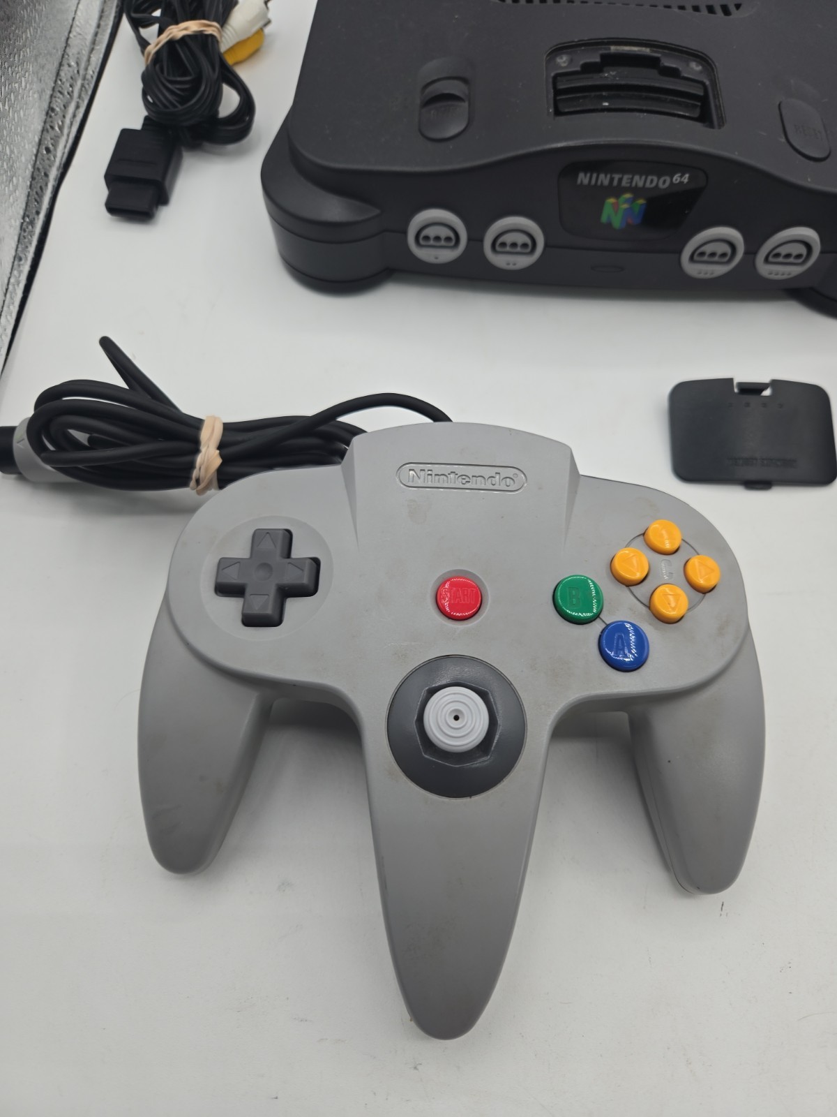Nintendo 64 N64 System Console Bundle Controllers Cords & Jumper Pack Games Wow