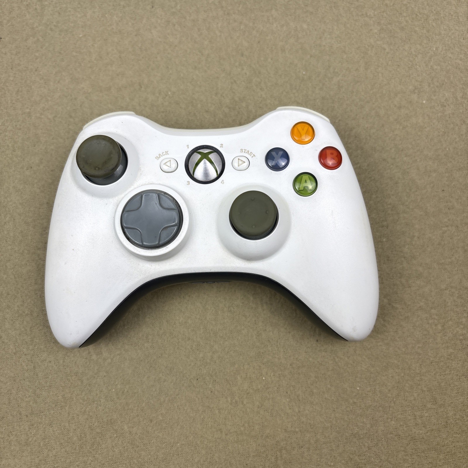 Microsoft Xbox 360 White 16GB Console Bundle Controller Tested Working