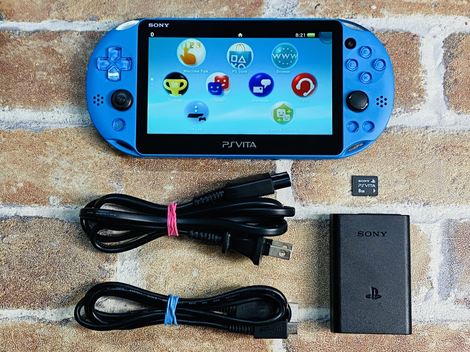 PS Vita PCH-2000 ZA23 Aqua Blue SONY PlayStation Japan 8GB Charger No.2
