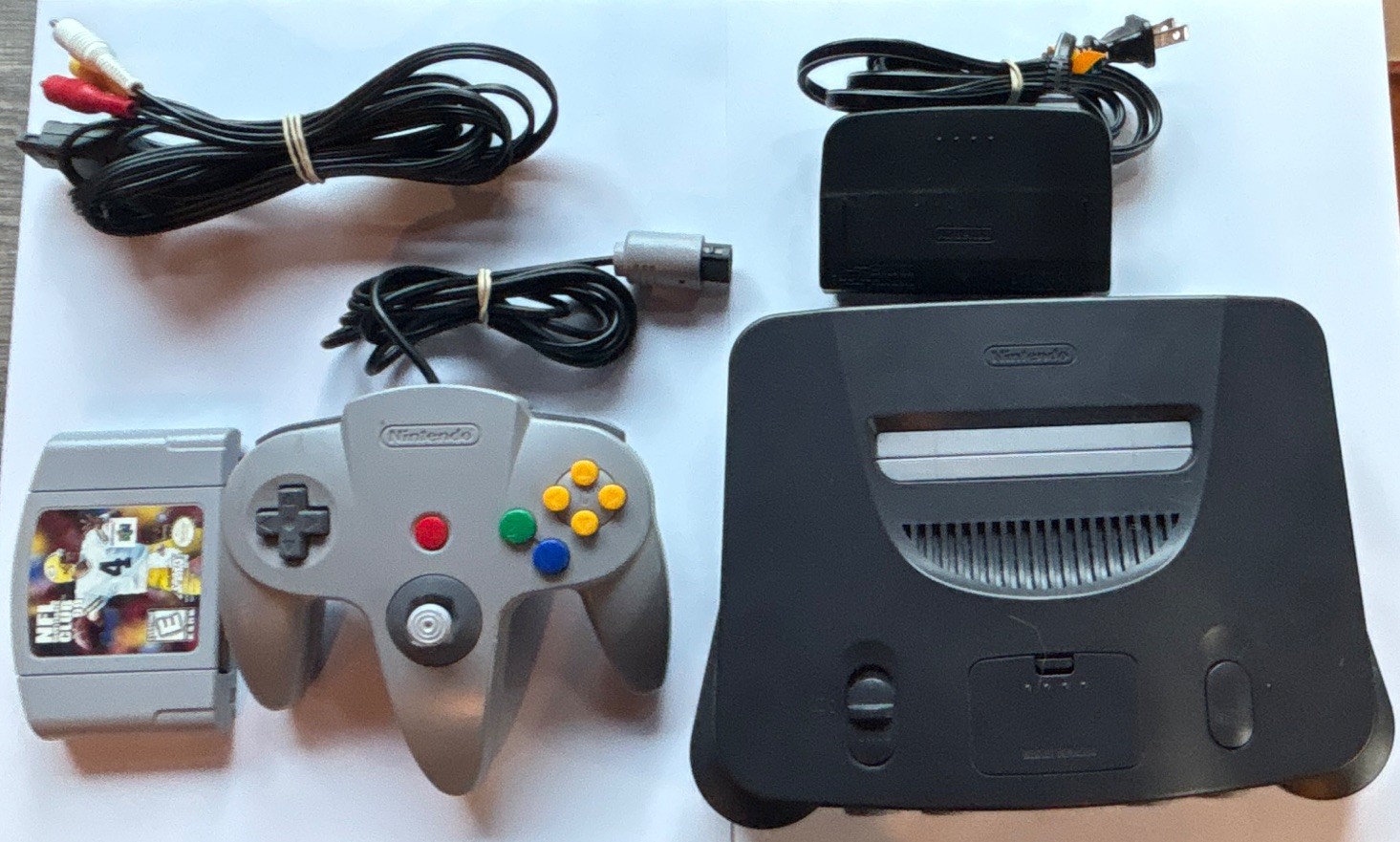 *TESTED* Nintendo 64 N64 Gray Console w/OEM Cables, Controller, & NFL QB Club 99