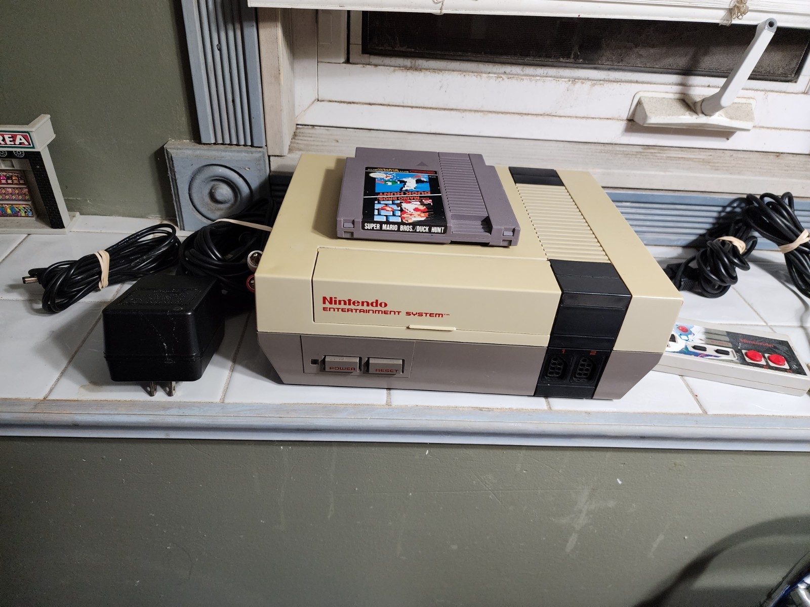 Nintendo NES Console with two controllers and hookups New 72 pin