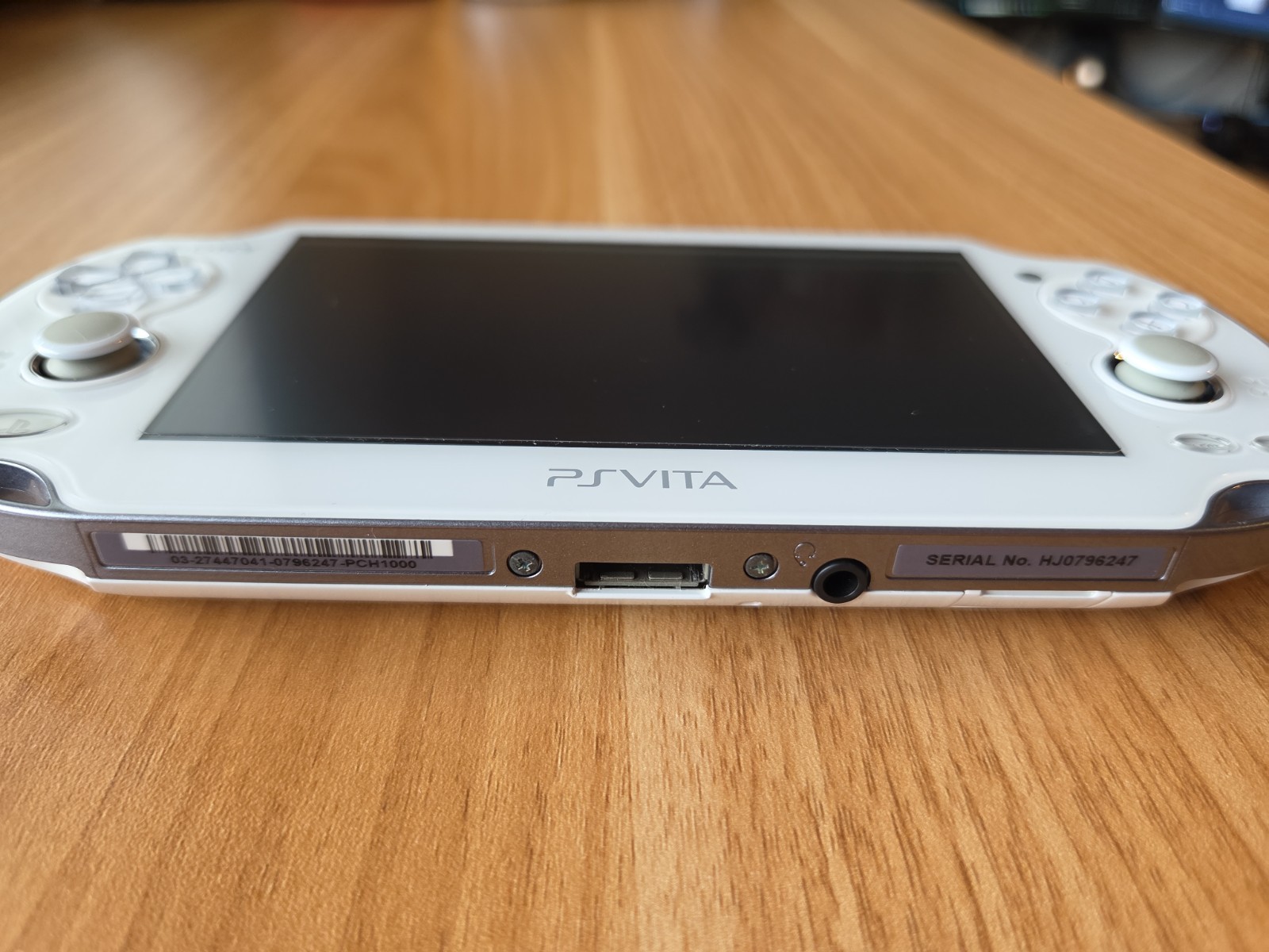 SONY PS Vita PCH-1000 Crystal white W/ Charger