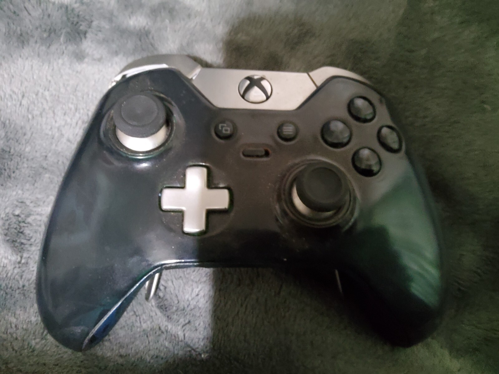Xbox One Halo 5 Guardians Limited Edition 1TB Console and Power Supply