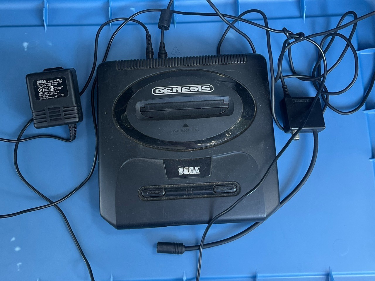 SEGA Genesis II 16MB Home Console – Black with all cables and 2 controllers