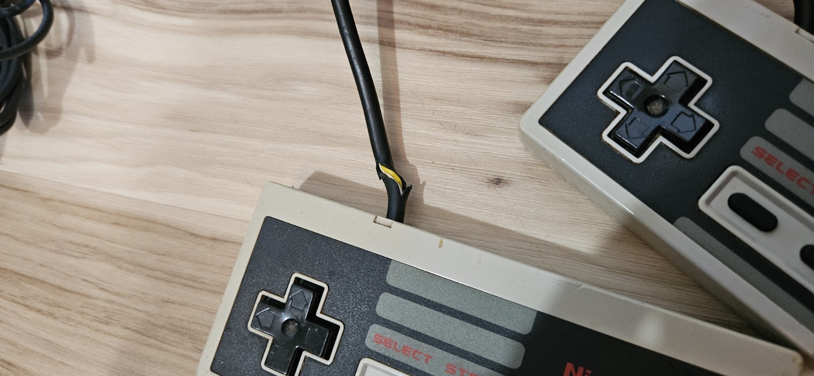 Nintendo NES-001 1985 Sometimes it works other times the red light just blinks.