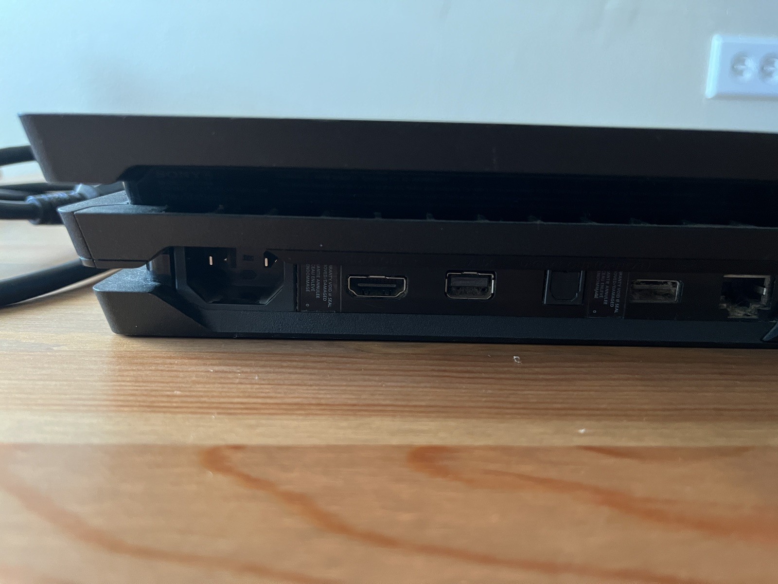 Sony PlayStation 4 PS4 Pro 1TB Console Only – CUH-7015B – Black – Works!