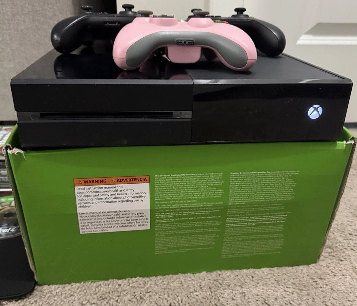 Xbox One Console Bundle 3 Controllers + Box + 9 Games GTA V Witcher 3 COD Bundle