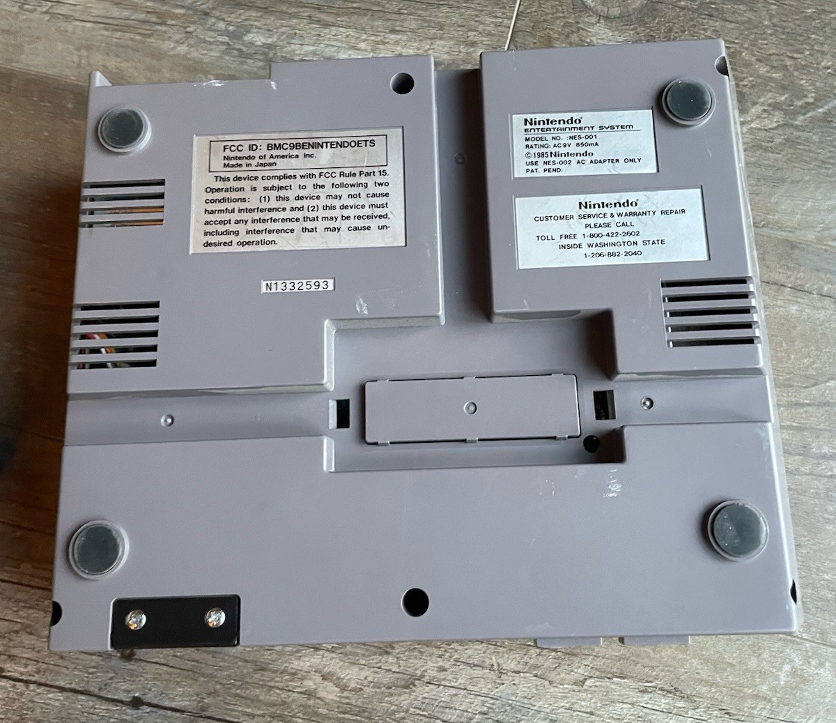 Nintendo NES Console NES-001 Original System For Parts Repair, OEM Cords Zapper