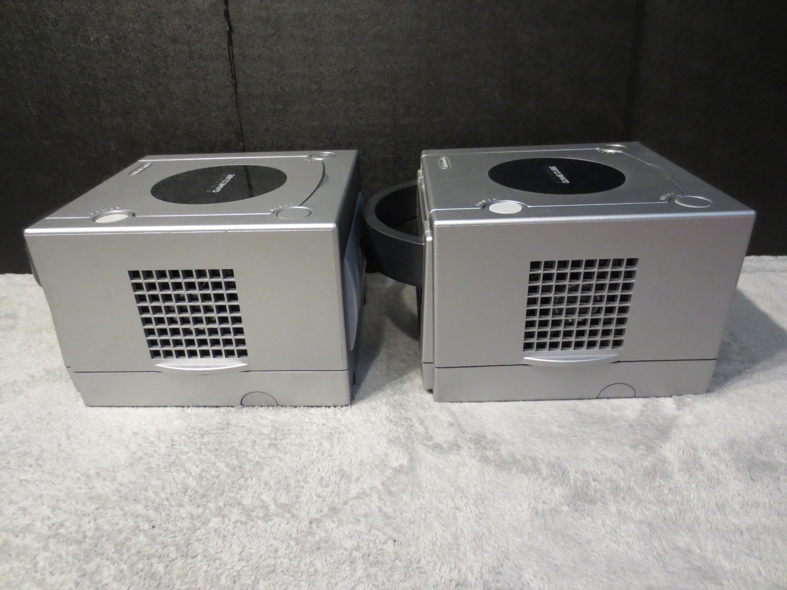 Lot of Two Silver Nintendo GameCube Consoles DOL-101 «AS IS» Will Not Read Disc