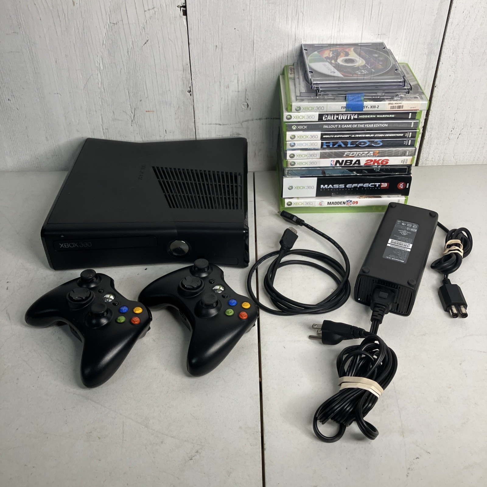 Xbox 360 S Slim Bundle 1439 Console 250GB 15 Games HALO NARUTO FALLOUT MASS EFF