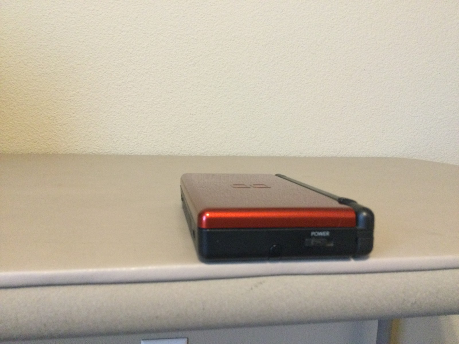 Nintendo DS Lite Red/Black Handheld System plus Charger & Booklet – Tested